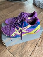 Asics Handballschuhe Sportschuhe Gel-Blast 5 Gr. 39 lila Kr. München - Ismaning Vorschau