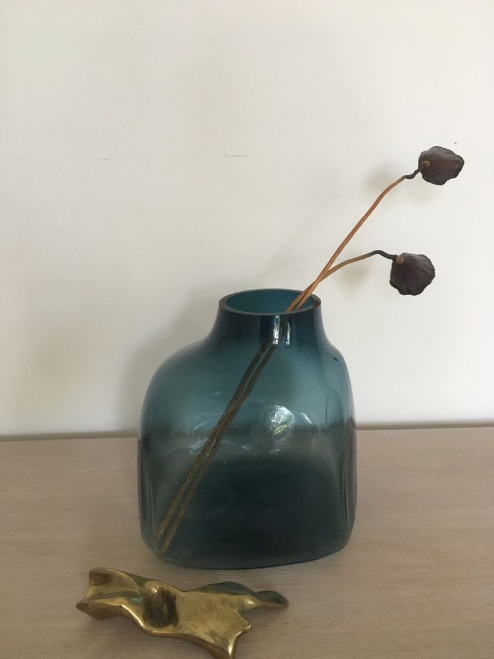 Objekt Bronco Vase blau design by Fabio Vogel - bolia in Berlin