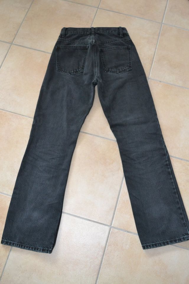 ZARA Jeans schwarz Gr. 32 XXS high waist Knöpfe wash out in Kiel