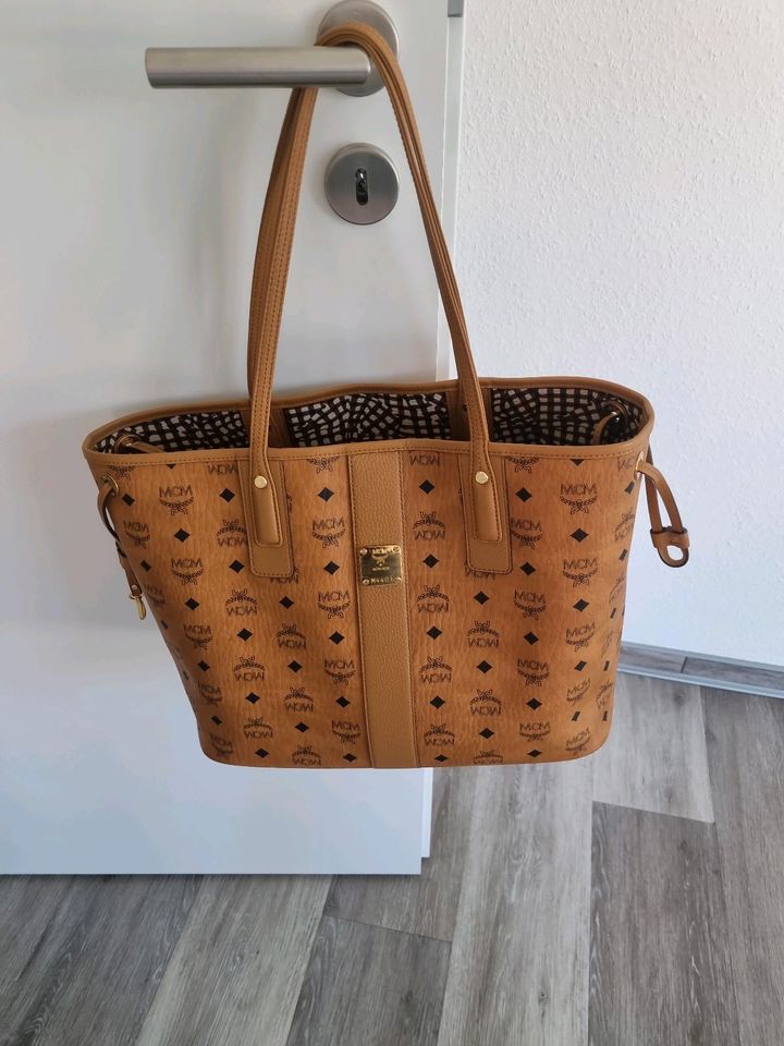 MCM Shopper Medium Cognac in Barsinghausen