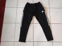 Adidas Jogginghose Größe M, NP 60 €! Maße s. Bilder nur 13 Euro! Bayern - Elsenfeld Vorschau