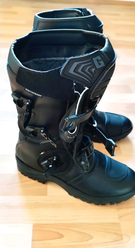 Motorrad Stiefel in Wiesbaden