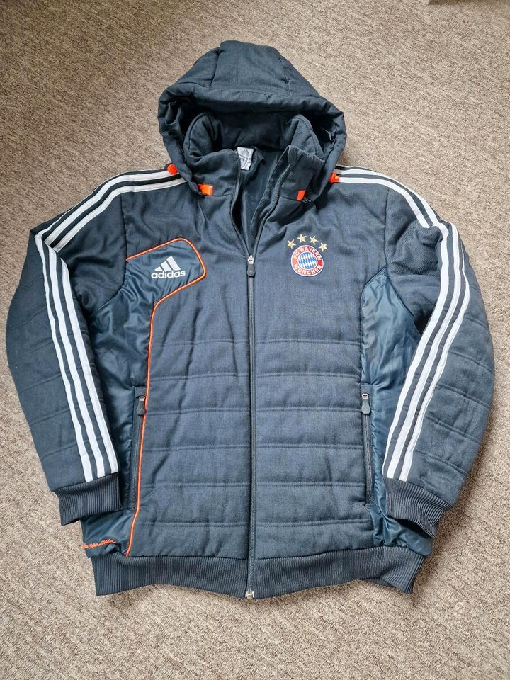 FC Bayern München Winterjacke Adidas Vintage in Berlin