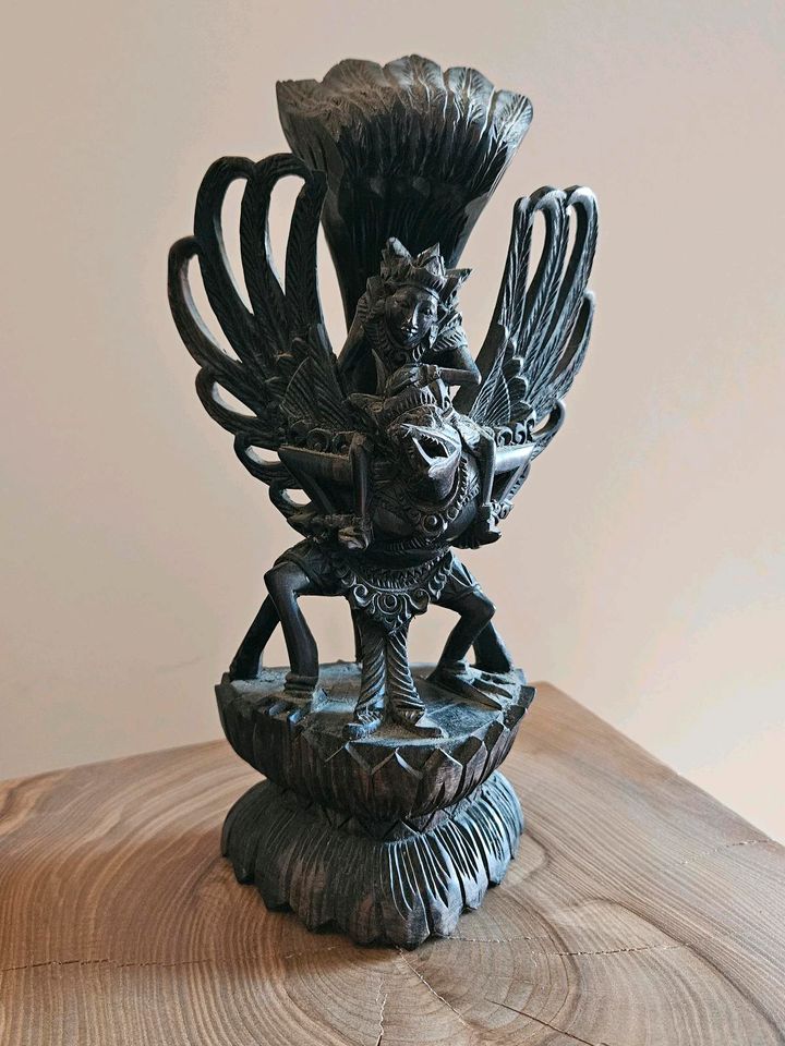 Garuda mit Vishnu, Holz Schnitzerei, Asiatika, Bali, alt, in Puchheim