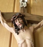 geschnitzes Kreuz aus Holz mit Christus Bayern - Seeg Vorschau