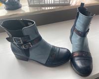 Echt Leder Stiefeletten, Gr 39, dunkelblau mit hellblau Hessen - Steffenberg Vorschau