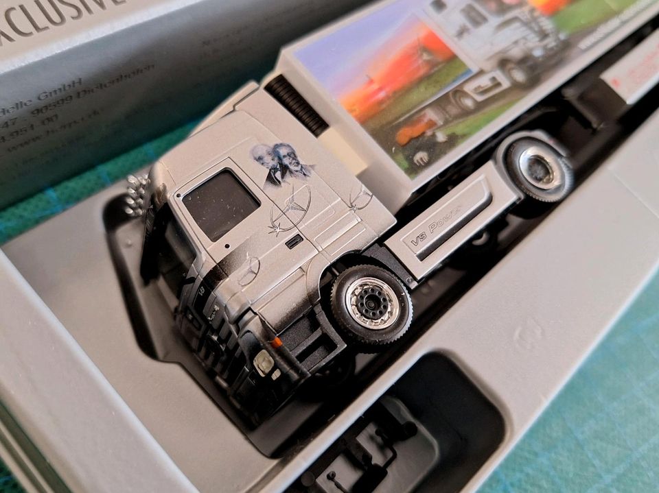 Herpa Mercedes Actros Sattelzug Silver Arrow, Auhuber, Schlüter in Wiedemar