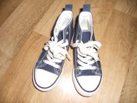 Kinder - Halbschuhe - Sneaker - Chucks - Gr. 31 - sehr gut Sachsen-Anhalt - Mücheln (Geiseltal) Vorschau
