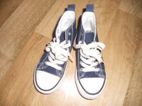 Kinder - Halbschuhe - Sneaker - Chucks - Gr. 31 - sehr gut Sachsen-Anhalt - Mücheln (Geiseltal) Vorschau