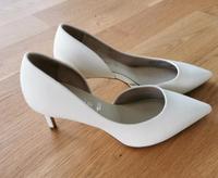 Brautschuhe  Tamaris Pumps  weiß 38 Baden-Württemberg - Eberdingen Vorschau