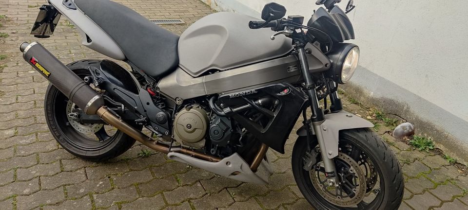 Honda cb1100 sf X11 Neuaufbau in Hatzenbühl