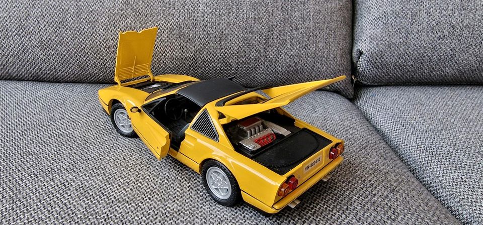 Ferrari 328 GTS Targa Anson 1:18 gelb in Laufenburg (Baden)