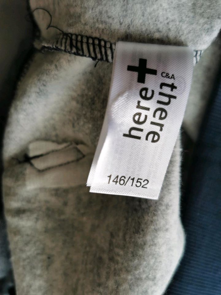 NEU Sweatshirtjacke Größe 146 / 152 C&A blau in Rasdorf