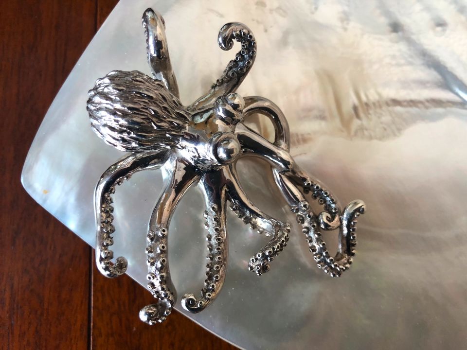 PERLMUTTSCHALE mit OKTOPUS & FÜßEN IN STERLINGSILBER in Düsseldorf