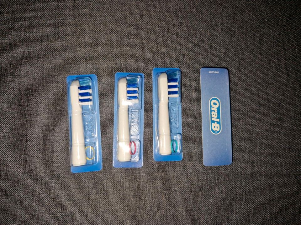 Aufsteckzahnbürsten OralB in Borne