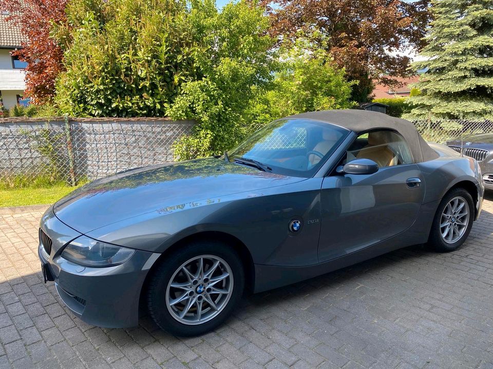 BMW Z4 Roadster Cabrio in Schöllnach