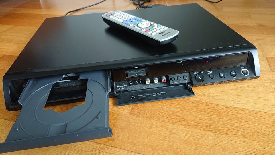 Panasonic DVD HDD Recorder DMR-EH56 + Fernbedienung in München