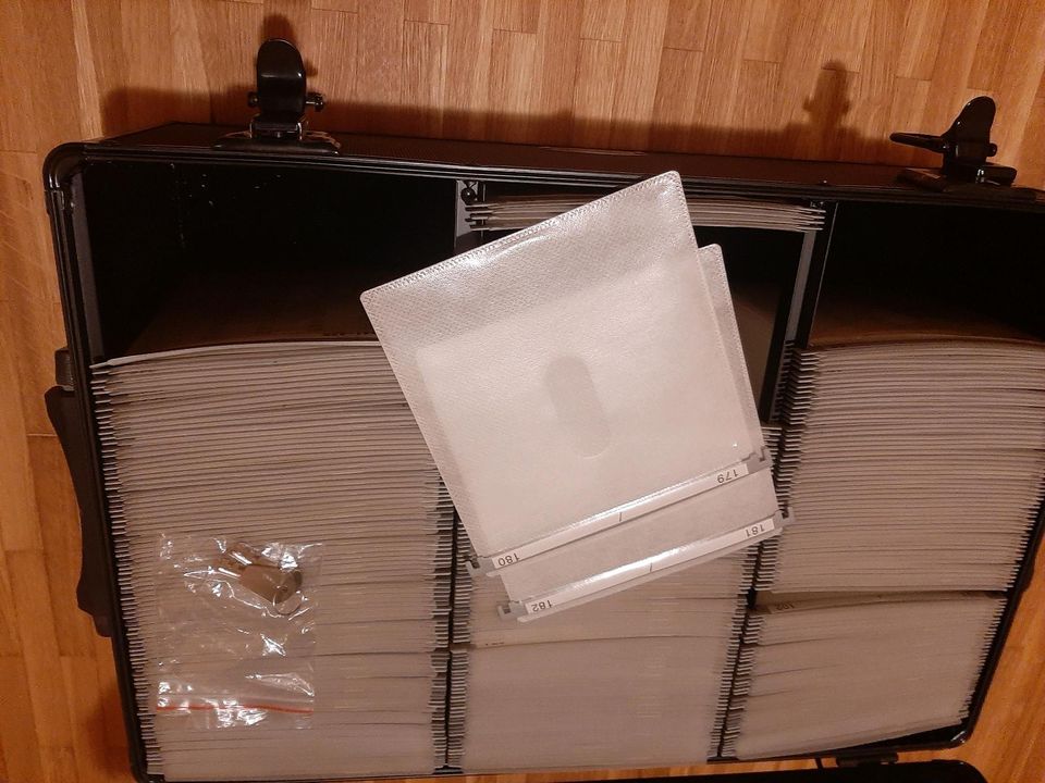 CD/DVD Koffer Xcase für 510 CD's, vollständig, zum abschließen in Ihringen