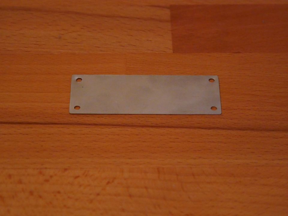 Typenschild 80X30 mm Universal für Pkw, Lkw, Mofa, Moped, Traktor in Gärtringen