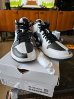 Nike Air Jordan 1 mid Split Black / White 36,5 NEU Nordrhein-Westfalen - Bocholt Vorschau