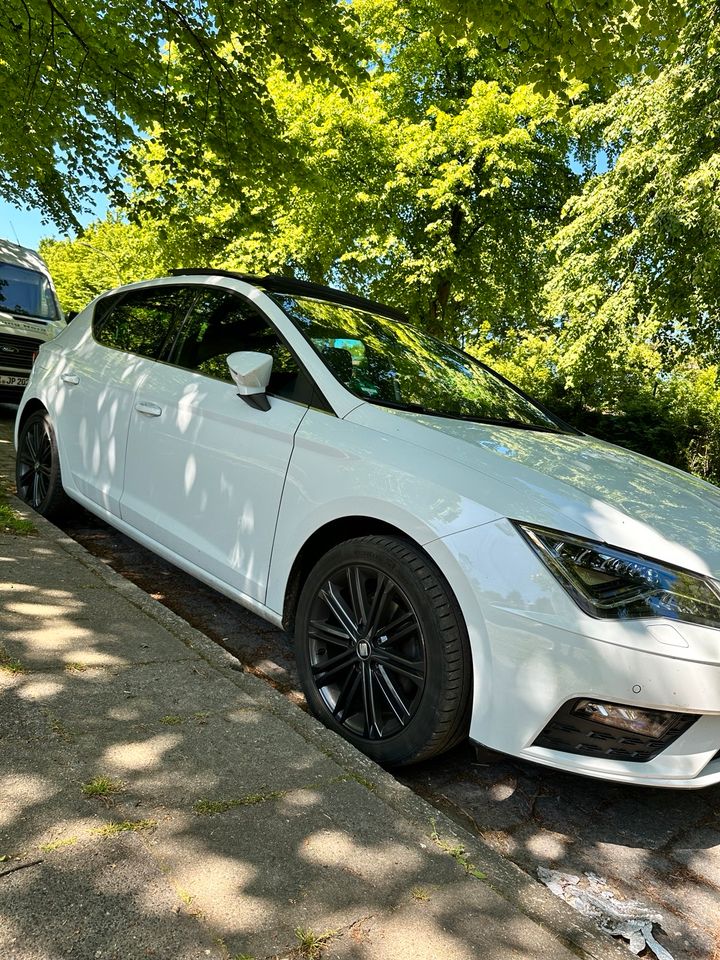 Seat Leon Xcellence TGI mit Vollausstattung und Panoramadach in Cuxhaven