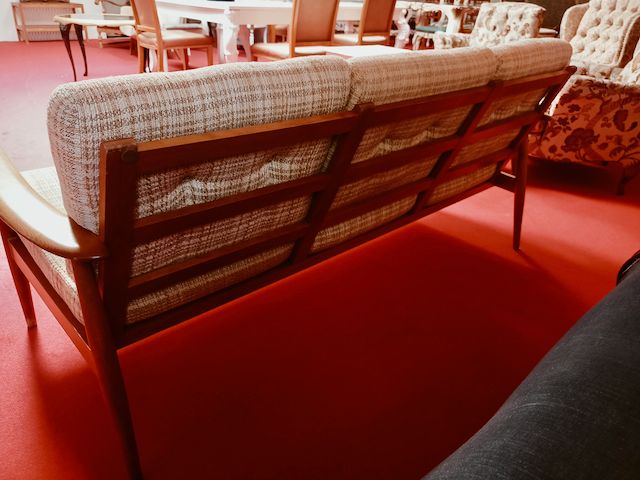 Mid Century Sofa in sehr gutem Zustand in Esslingen