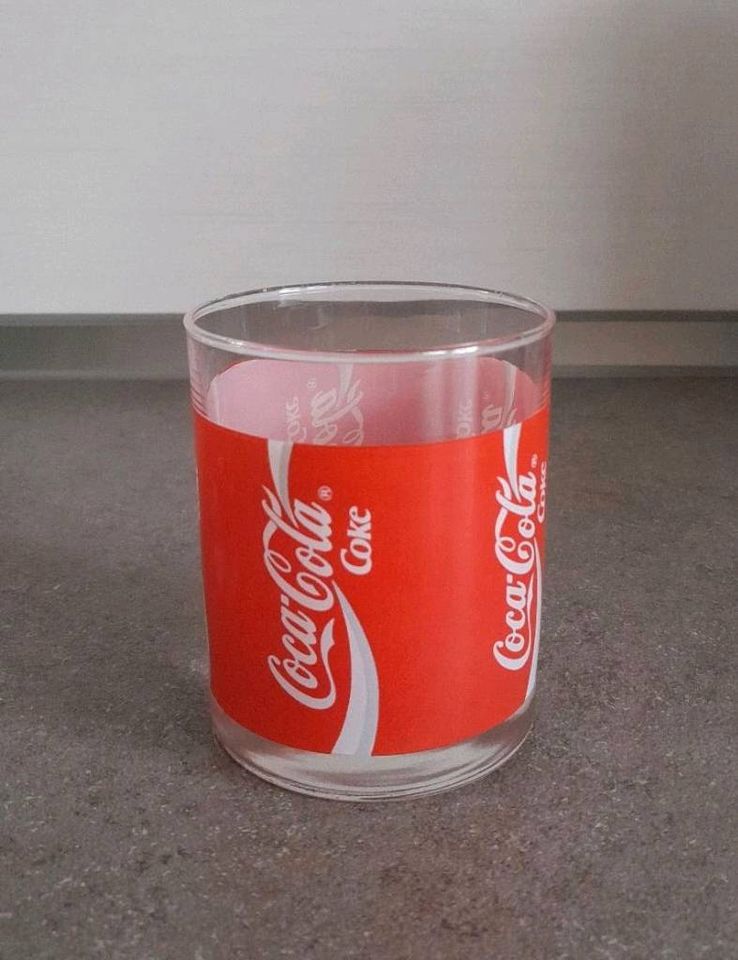 Retro Gläser : Johnnie Walker Whisky Glas, Coca-Cola in Bebra