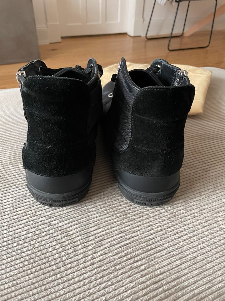 Louis Vuitton High Top Sneaker in Hamburg