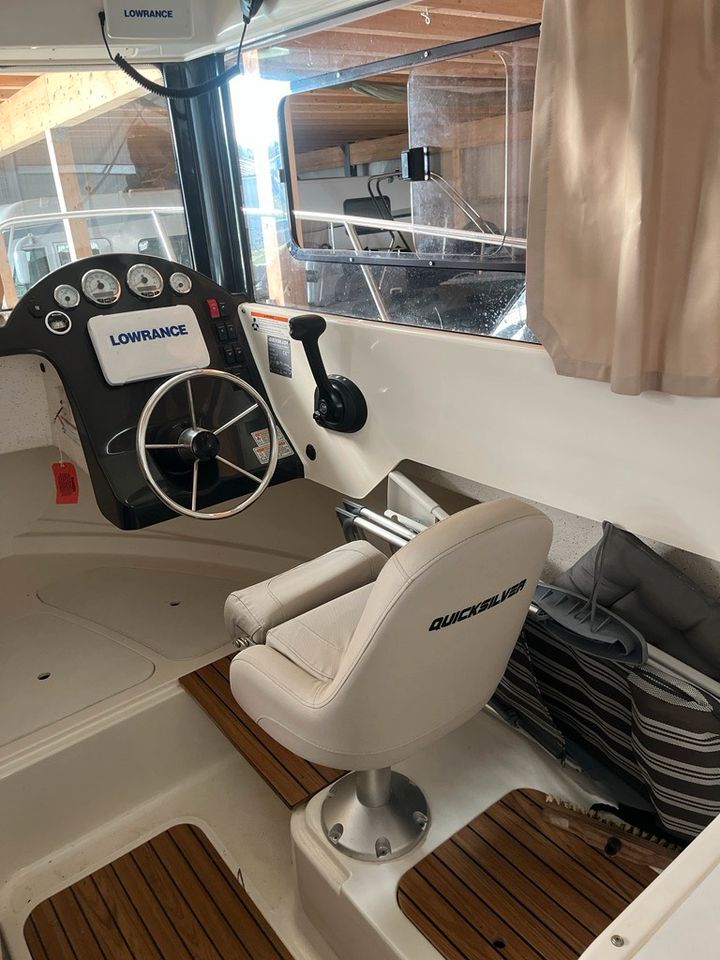 Quicksilver Pilothouse 675- Mercury 150Ps Angelboot in Dänischenhagen