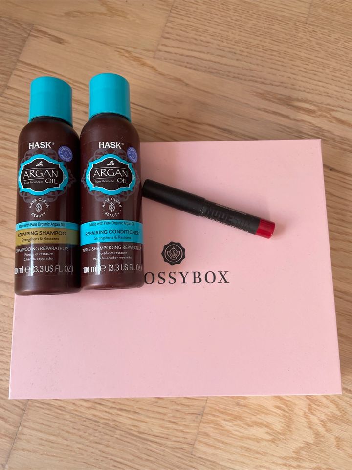 Glossybox Beauty neu befüllt mit mind. 7 Teilen #2 in München