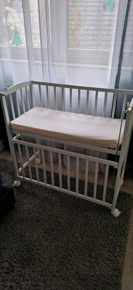 Beistellbett weiß,  Babybättchen, auch für Boxspringbett geeigne in Unna