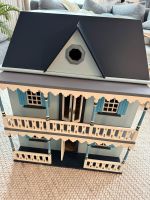 Schönes Puppenhaus aus Holz in sehr gutem Zustand Stuttgart - Plieningen Vorschau
