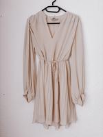 Kleid plissiert beige Schleswig-Holstein - Rendsburg Vorschau