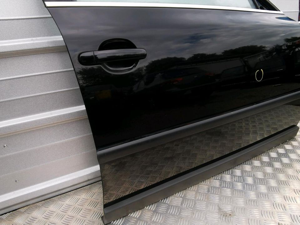 VW Passat 3B 3BG - Tür vorne rechts Schwarz Metallic in Lippstadt