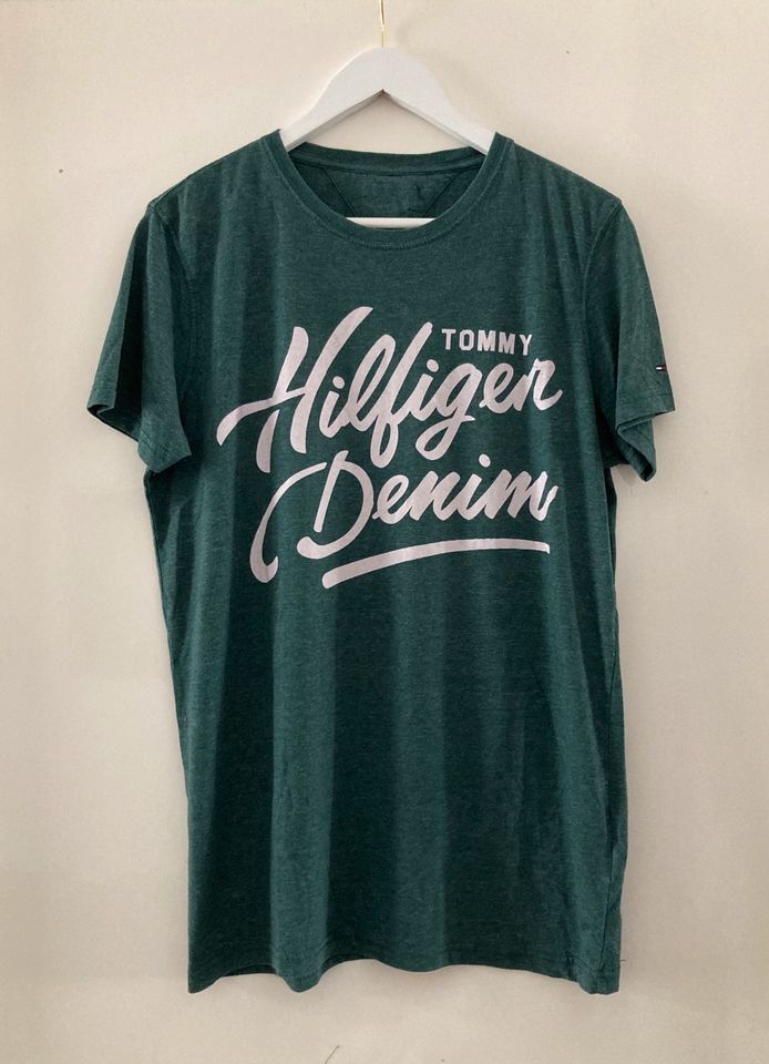 Tommy Hilfiger Denim T-Shirt Männer Größe L in Leipzig