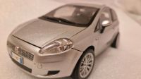 Modellauto 1 18 Fiat Grande Punto modellautos Nordrhein-Westfalen - Lennestadt Vorschau