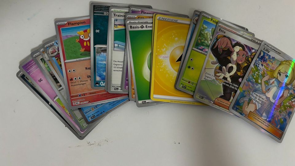 Fake + Orginale  Pokémon Karten in Edingen-Neckarhausen