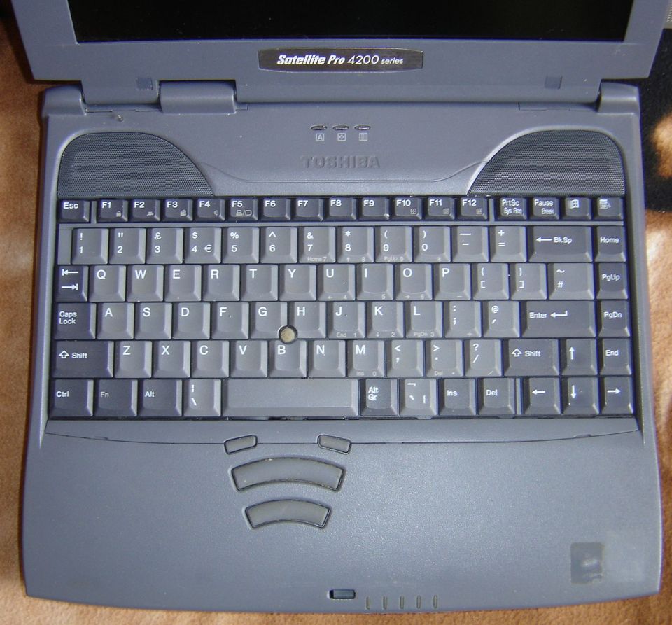 Toshiba Satellite Pro 4200 Retro Laptop, 90er Jahre. in Arnsdorf