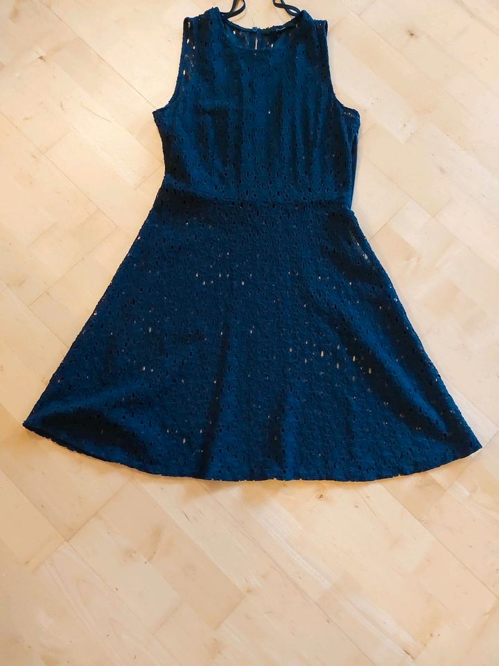 Kleid,  mit Spitze,  Größe. S, Blau, Vera Moda in Dortmund