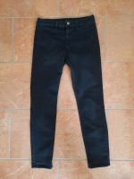 H&M Skinny Jeans schwarz GR. 27 Inch Gr. 36 Niedersachsen - Rinteln Vorschau
