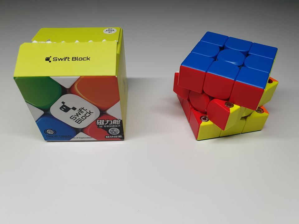 ZAUBERWÜRFEL 3x3 GAN Swift Block Magnetic Speed Cube Rubiks NEU!! in Obertshausen