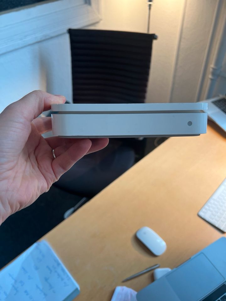 Apple AirPort Extrem Base Station A1301 in Hamburg