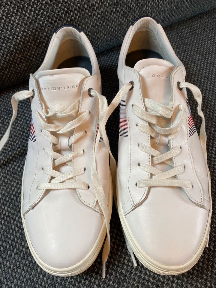 Leder Sneaker von Tommy Hilfiger in Gr. 44 in Backnang