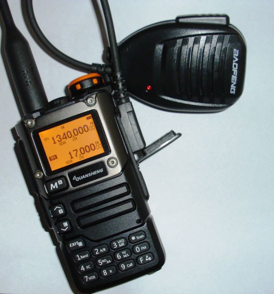 Funkgerät 16 MHz bis 1340 MHz  SSB/ AM/ FM + Lautprechermikrofon in Fürstenwalde (Spree)