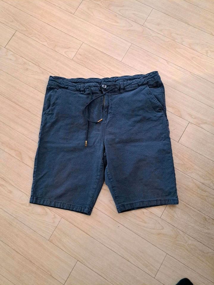 Livergy 58 kurze Hose Bermuda in Neckarsulm