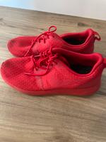 Nike Sneaker 42 rot Niedersachsen - Hanstedt Vorschau