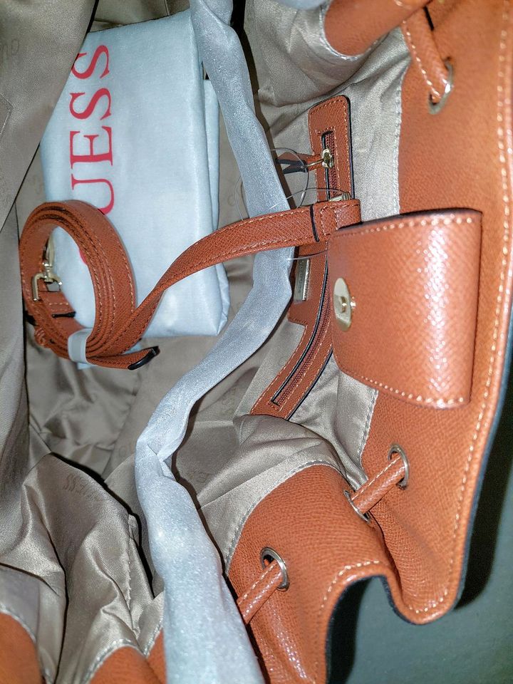 Tasche von Guess, neu mit Edikett, NP 130 Euro in Treuen