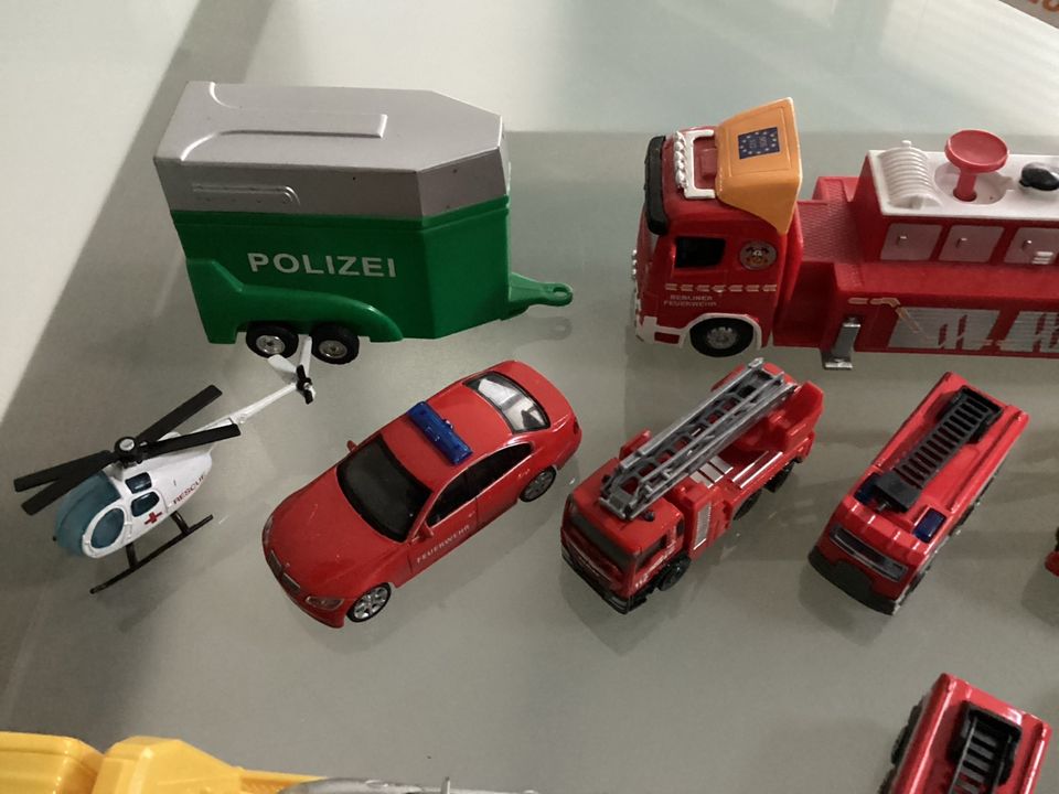 Großes Feuerwehr Polizei Spielzeugauto Set:Majorette,Hot Wheels… in Hünxe