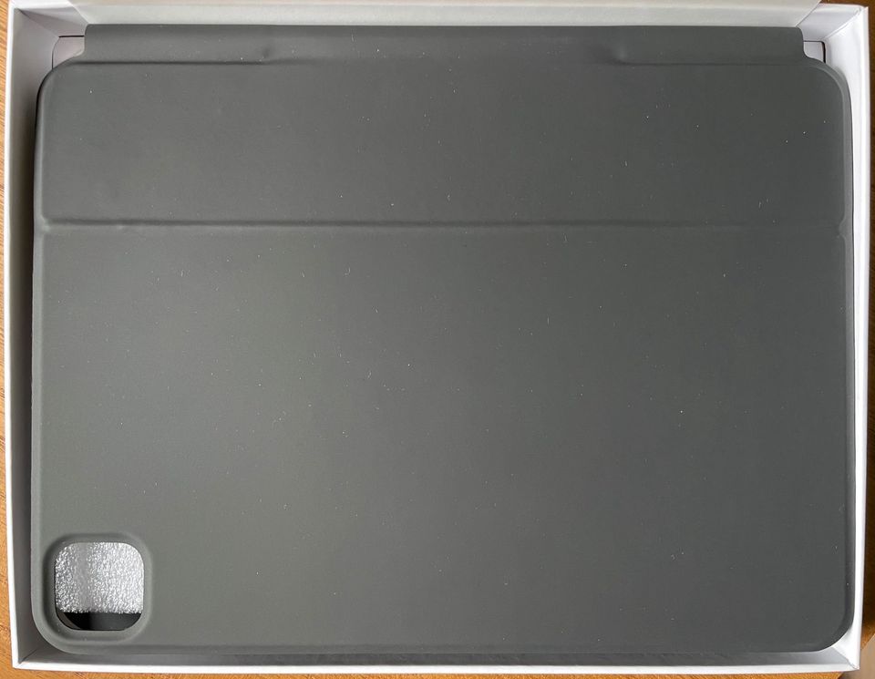 Magic Keyboard für Apple iPad Pro 11“ 2. Generation QWERTY in Hamburg
