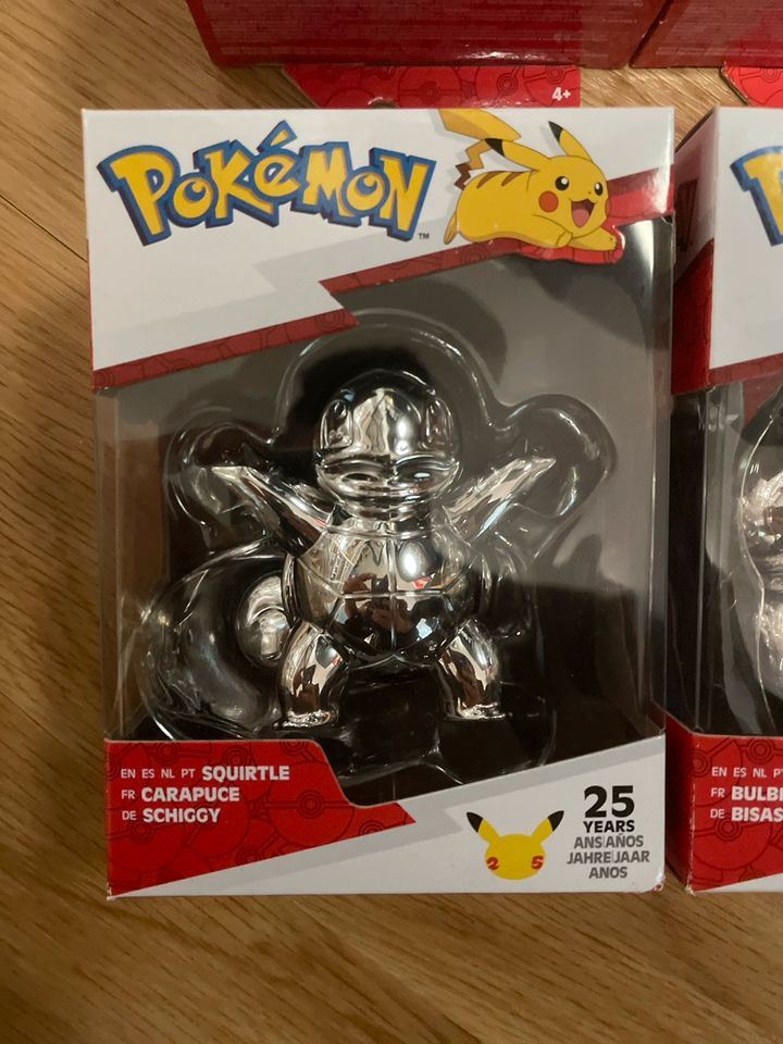 Kanto Sammelfiguren Jubiläum/Unausgepackt Pokemon in Augsburg